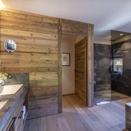 Luxury 4 Bedroom In Διαμέρισμα