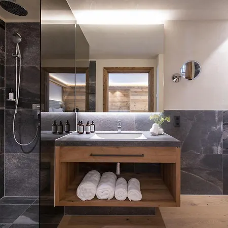 Luxury 4 Bedroom In