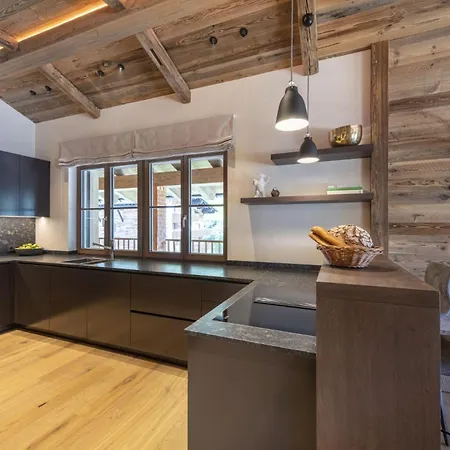 Luxury 4 Bedroom In Διαμέρισμα