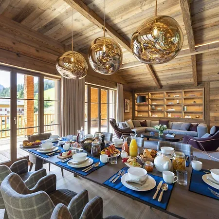 Διαμέρισμα Luxury 4 Bedroom In